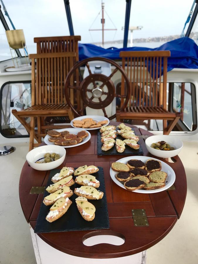 Homeboat-Maison Flottante Женева Екстериор снимка